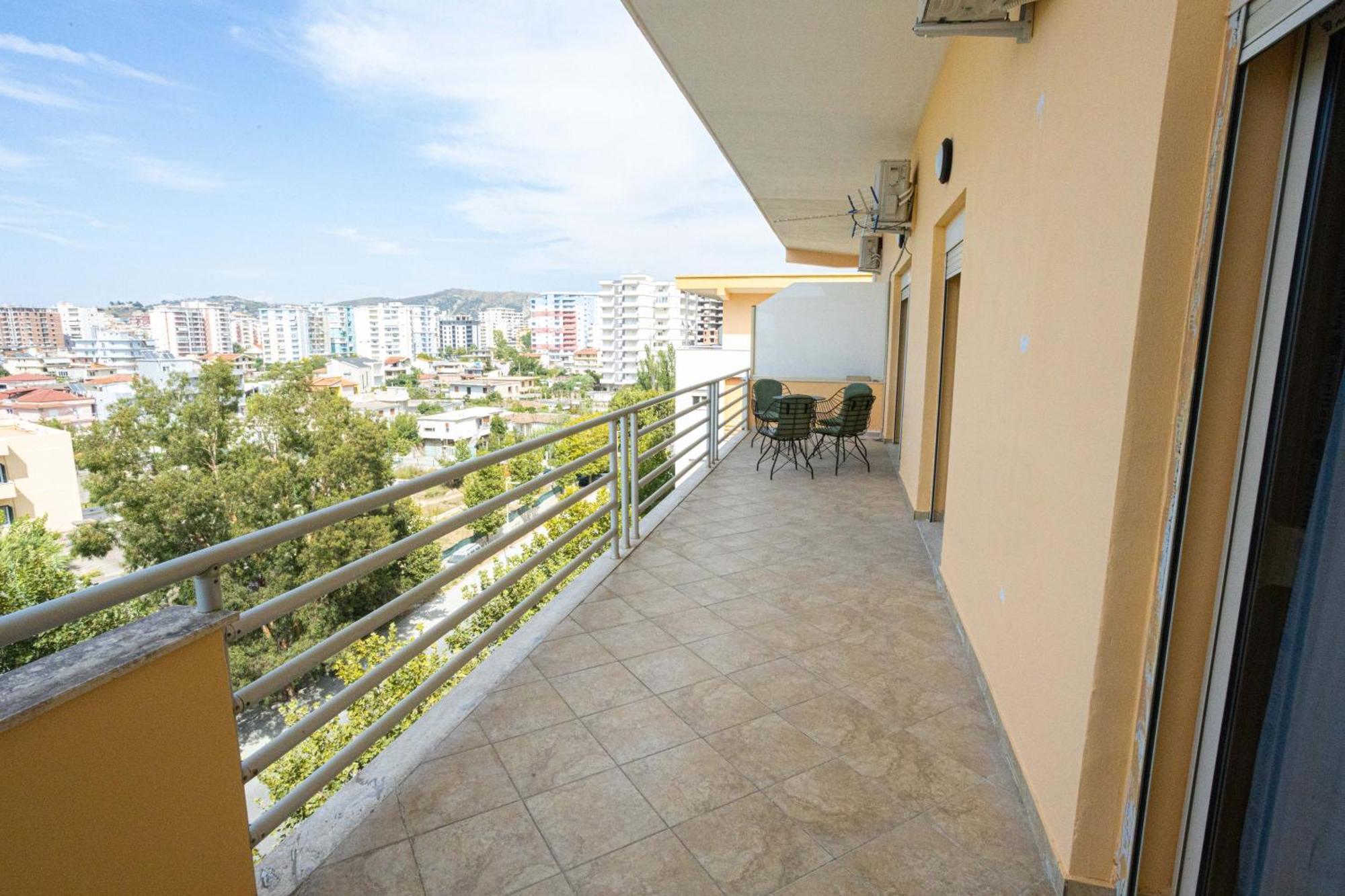 Emigres Apartments Vlorë Eksteriør bilde