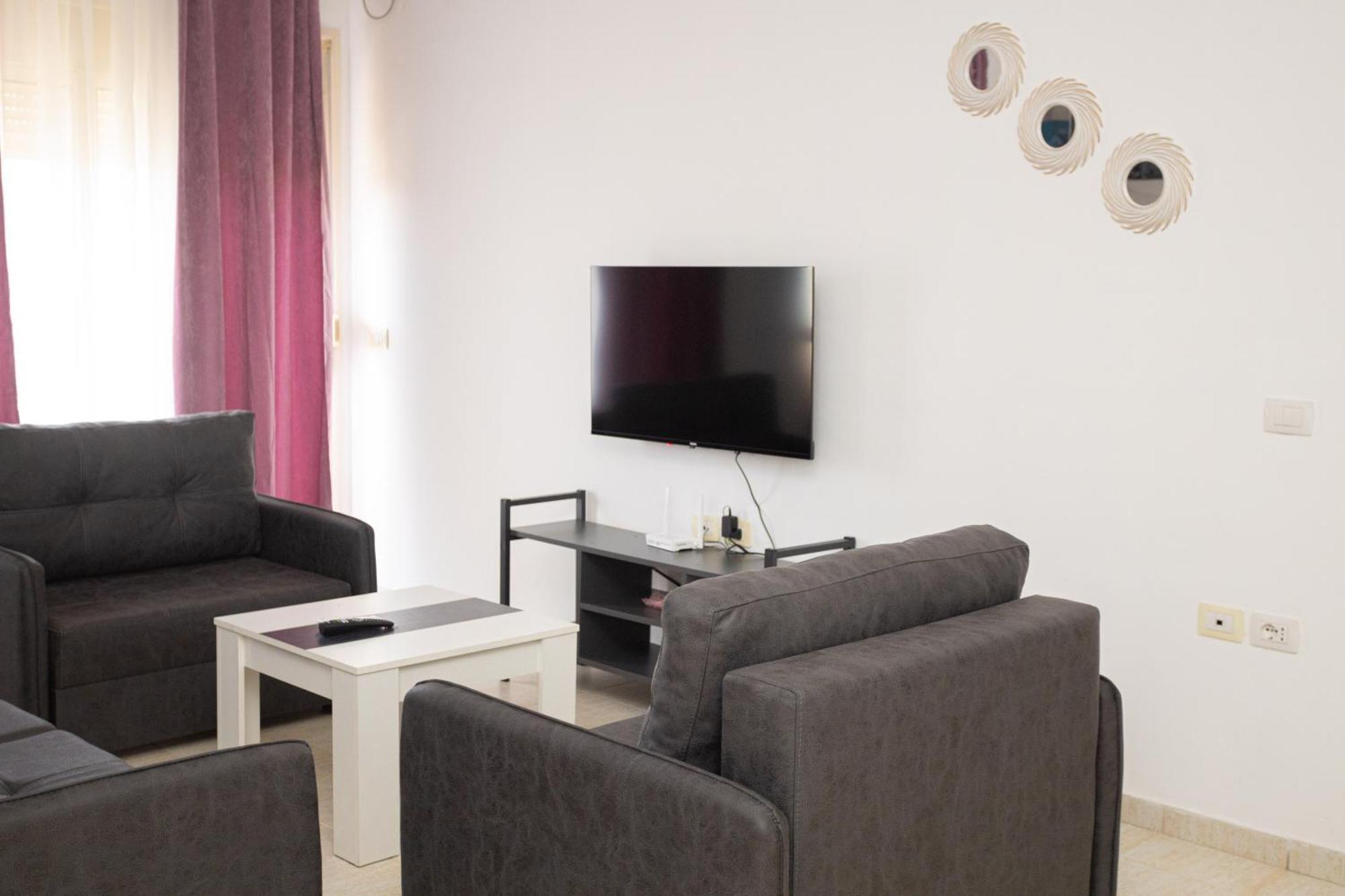 Emigres Apartments Vlorë Eksteriør bilde